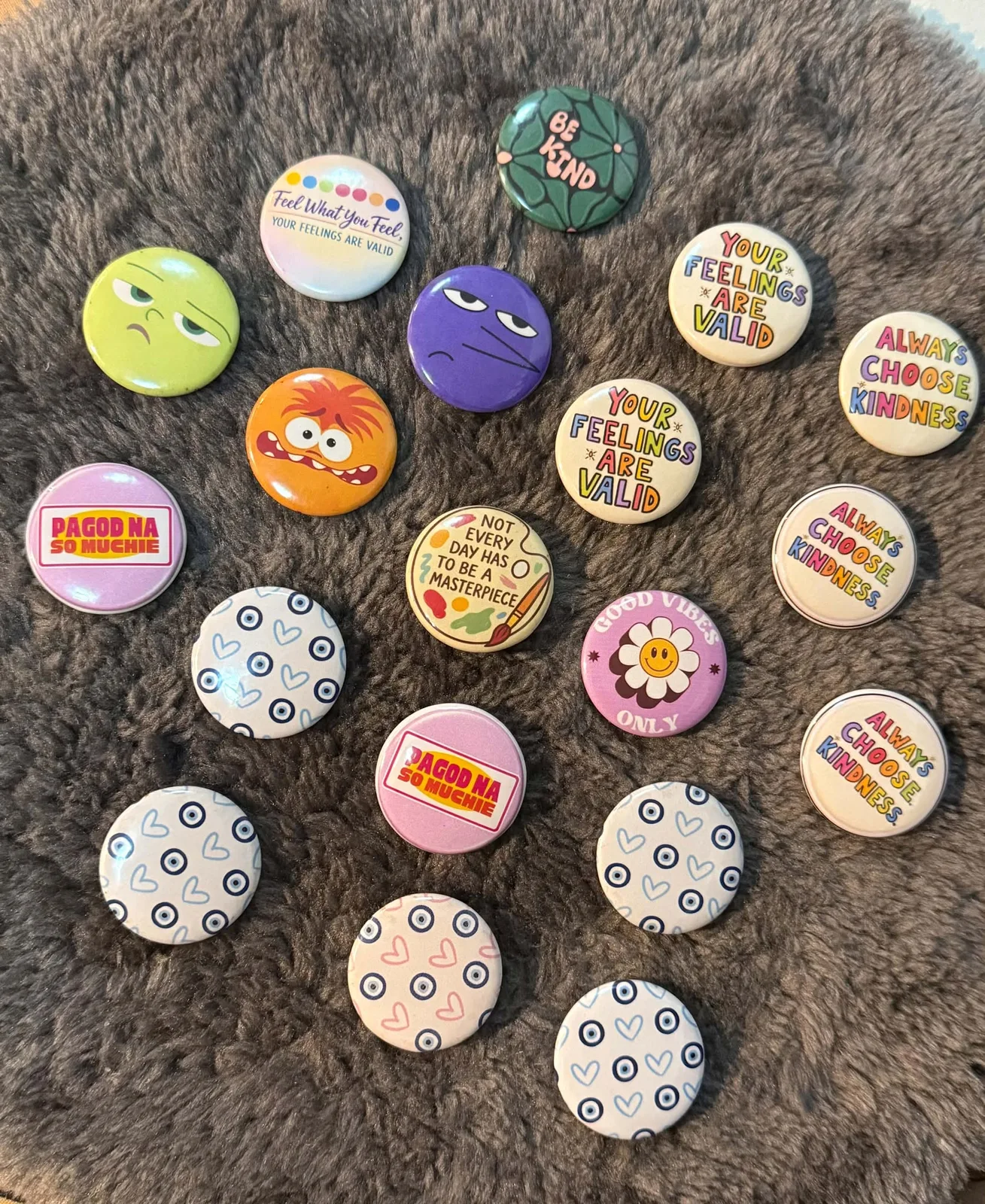 Mood face pins